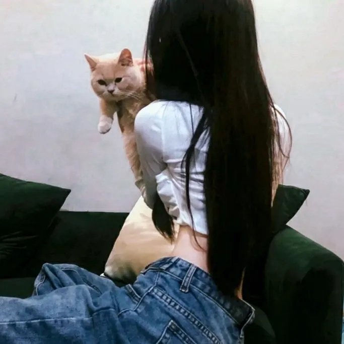 生机勃勃的我们 封面